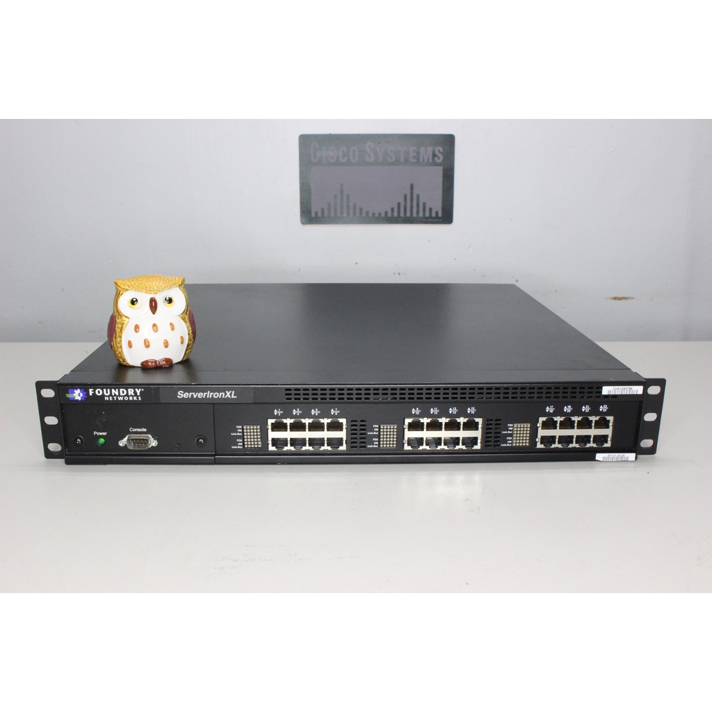 Foundry networks FCSLB24  serveriron xl 24-port switch