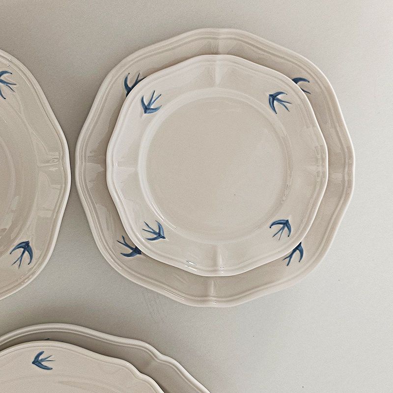 ✨ 【現貨】 燕子浮雕盤 家用 陶瓷 魚盤 ins 復古藝文 早餐盤 深盤