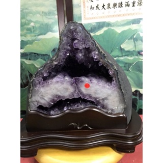 異像水晶~ 艷紫色16.3公斤天然 樓中樓骨幹共生紫水晶洞((巴西紫水晶洞)) 藏風 納氣