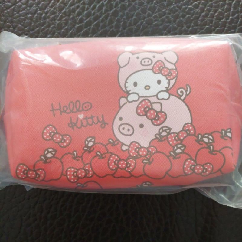 7-11   限量  Hello Kitty 豬年化妝包
