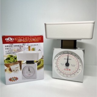 『拔跟麻的大秘寶』三箭牌 1KG 料理秤 食物秤 彈簧秤 調理秤臺 烘焙計量 料理 磅秤 秤子 HI-103