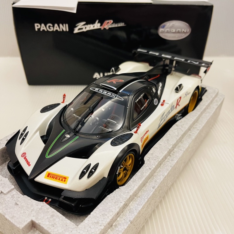 【年輕人講武德模型店】Autoart pagani zonda revolution 送展示盒