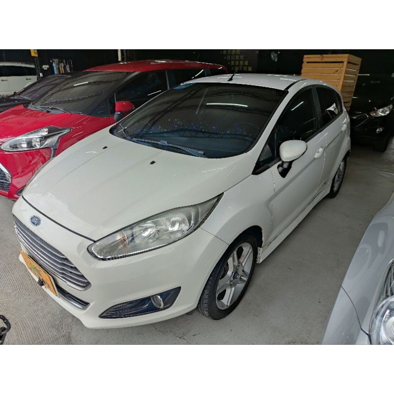 2013 Fiesta 1.6 自售 售12.8萬 台中看車 ，0977366449 陳