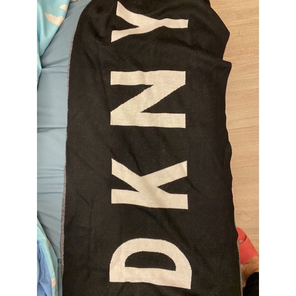 DKNY全新圍巾正品字母logo