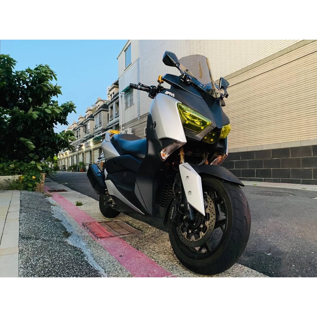 YAMAHA XMAX300 ABS二手檔車中古車配合全額.超額.學生貸款強力過件白牌黃牌紅牌仿賽街車大型重機滿18即可