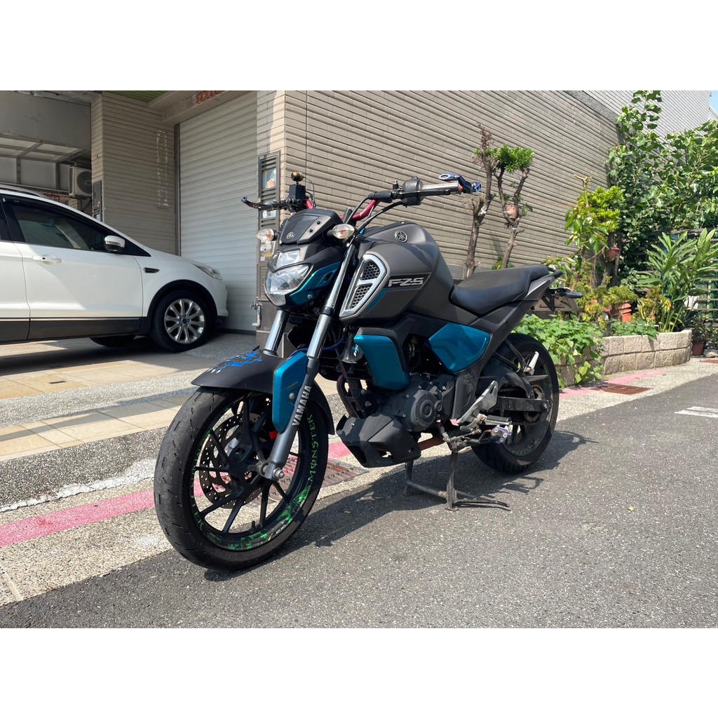 YAMAHA FZSV3 150二手檔車中古車配合全額.超額.學生貸款強力過件白牌黃牌紅牌仿賽街車大型重機滿18即可辦理