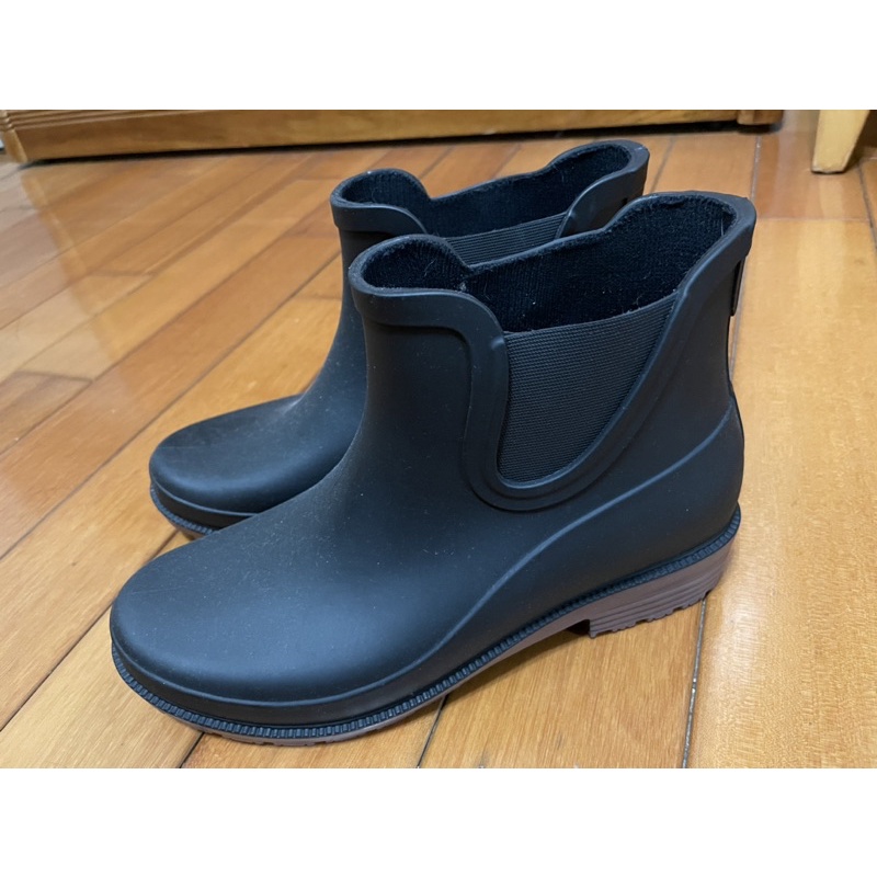 花見小路黑色雨靴25號半 、Clarks 樂福鞋