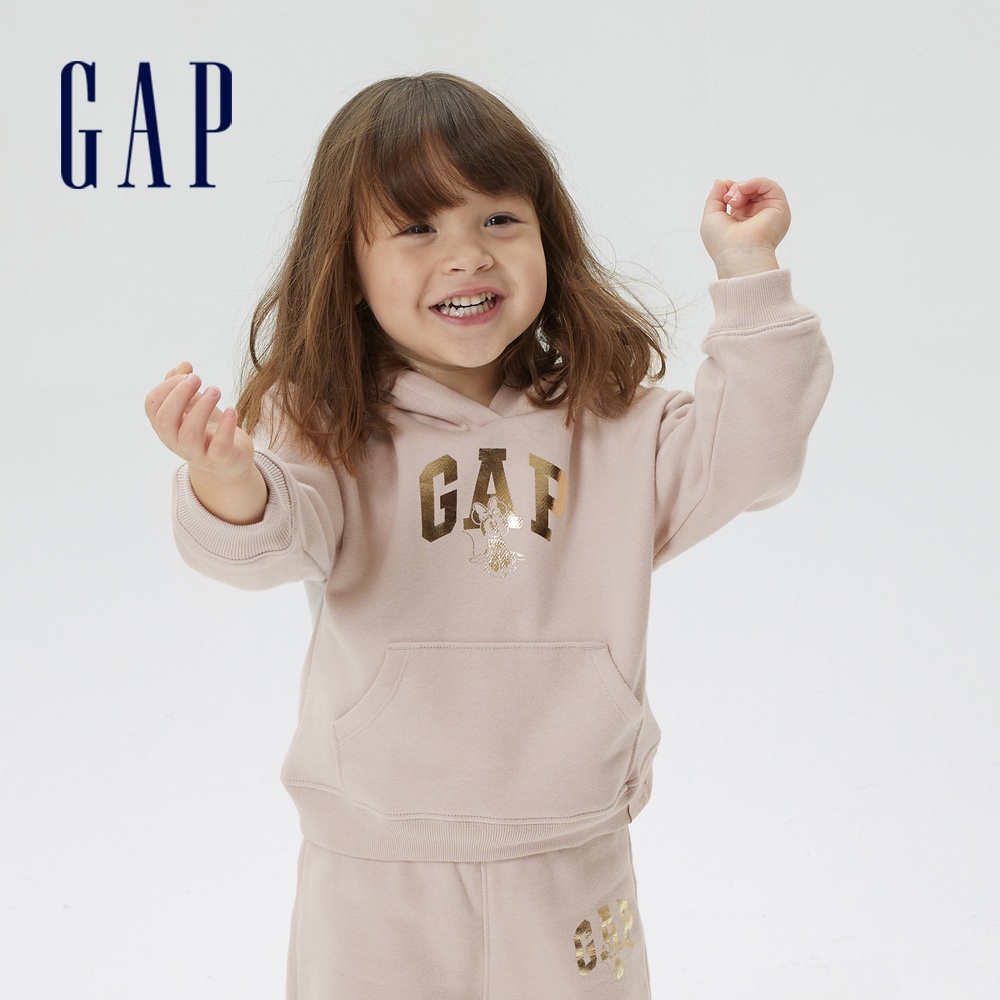 Gap 女幼童裝 Gap x Disney迪士尼聯名 燙金Logo帽T-粉膚色(485586)