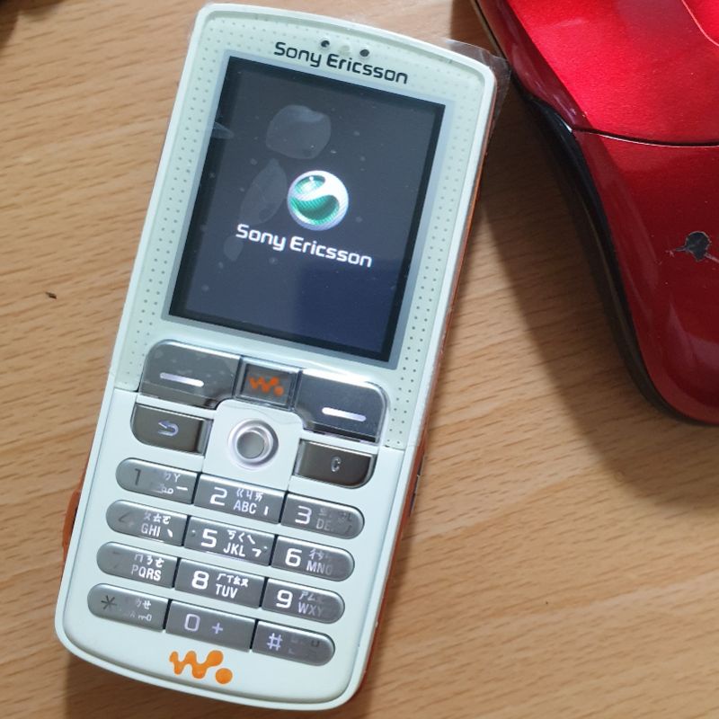 出清經典收藏 Sony Ericsson K750i 改 W800i 外殼 200萬 橘白配色  更換全新外殼