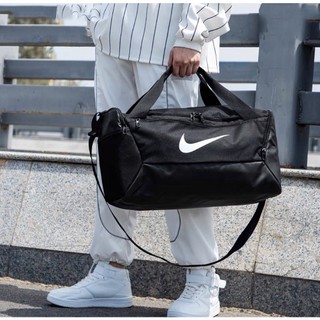永富通 ✨NIKE CLUB TEAM SWOOSH Duffel 黑白大勾 大容量 旅行袋 DM3976-010