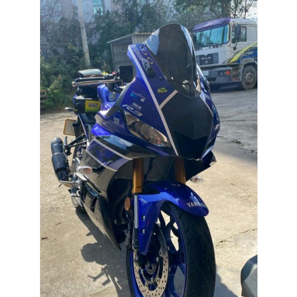 現貨。YAMAHA R3新款19-23年，加高淺黑加高風鏡 檔風鏡 外銷R版 改裝