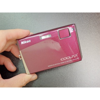<<老數位相機>> NIKON COOLPIX S60 (VR防手震鏡頭/名片型相機 / CCD相機/酒紅)