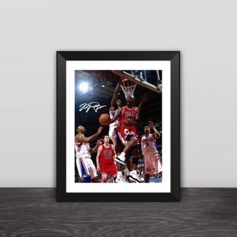 現貨在台灣NBA 籃球之神Michael Jordan麥可喬丹經典拉杆款海報木質畫框實木照片牆桌擺家居壁畫