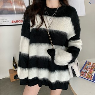 Nicole's 冬日首選❄️寬鬆絨毛感寬條紋針織毛衣
