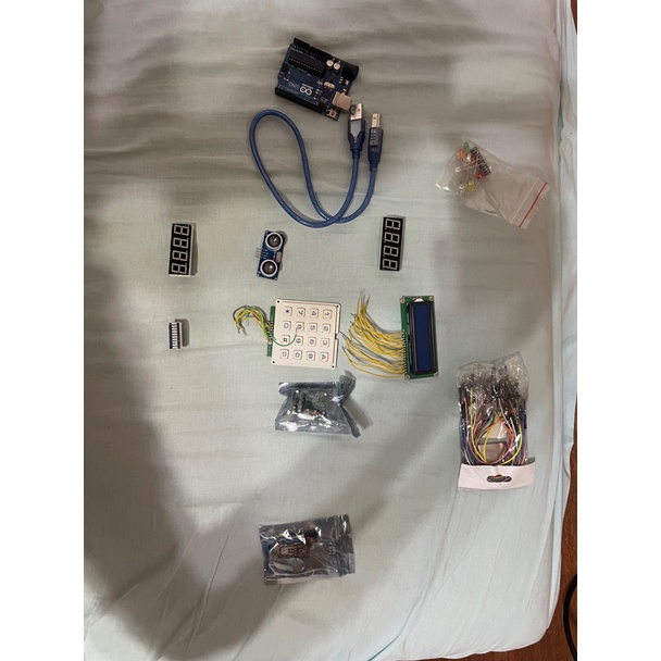 二手Arduino DIY組合包(ArduinoR3連接線公對公杜邦線蜂鳴器2個7段顯示器lcd顯示紅外線溫度濕度感測書