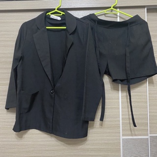 黑色西裝外套和西裝短褲 可成套出售 也可拆賣