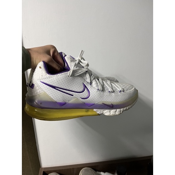 lebron 17 low 湖人紫金