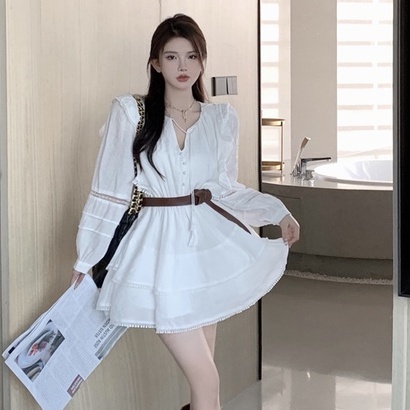 韓版高級設計緊身收腰長袖V領A字白色洋裝女 配腰帶