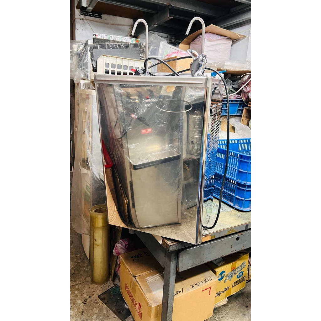 二手飲水機 中古飲水機 冷熱掛壁型飲水機 77 賀眾 UW-100A