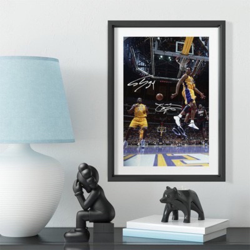 現貨NBA黑曼巴懷念科比布萊恩KOBE BRYANT經典背傳鯊魚O'Neal奧尼爾瞬間海報木質畫框實木照片