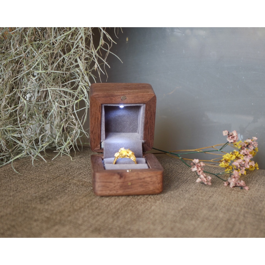 ShouZhuo handmade---led求婚戒指盒