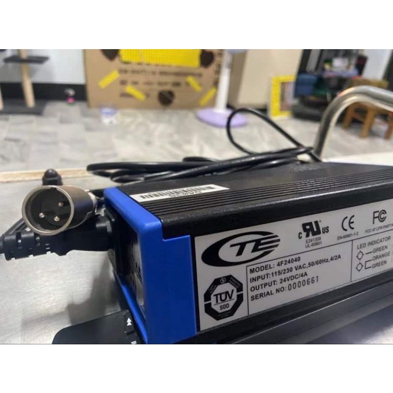 24V4A電動代步車充電器