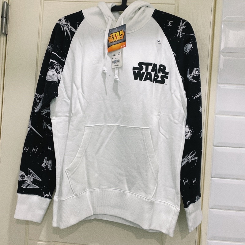 Uniqlo 全新Star Wars帽T + airpods 保護殼*4