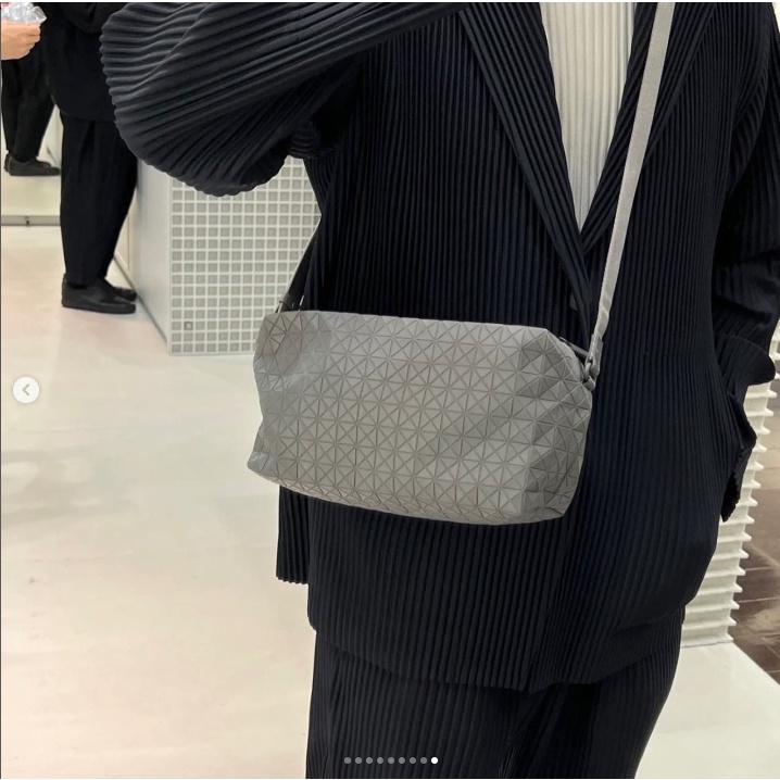 二手精品 三宅一生 Issey Miyake BAOBAO 馬鞍包 枕頭包 肩背包 單肩斜挎包 斜背包 男/女同款 免運