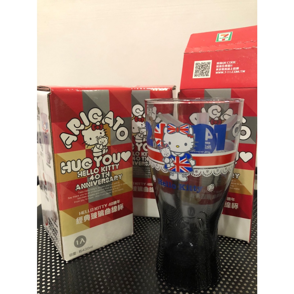 HELLO KITTY 凱蒂貓 40週年 玻璃曲線杯 粉紫英倫風杯 711 麻吉小屋~