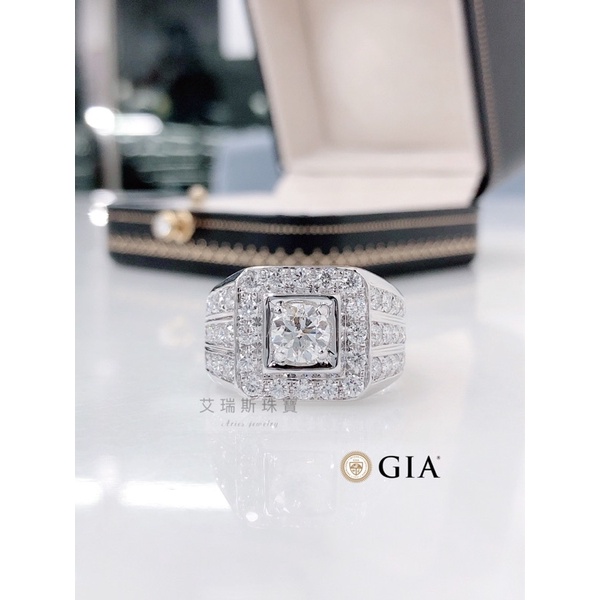 通販でクリスマス 【極品】元カレからのプレゼント ダイヤモンドPT950