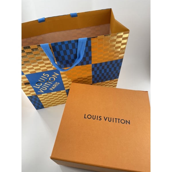 【私物】LV正版限量大紙袋2022聖誕版/常態掀蓋磁吸式大紙盒 LOUIS VUITTON精品