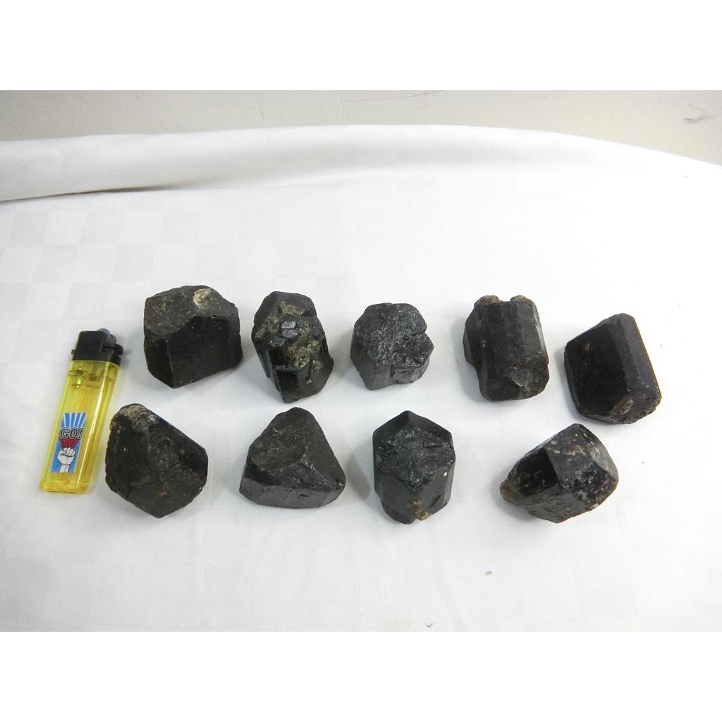 (h4) 早期天然黑碧璽原礦 電氣石 / 9顆 共862公克
