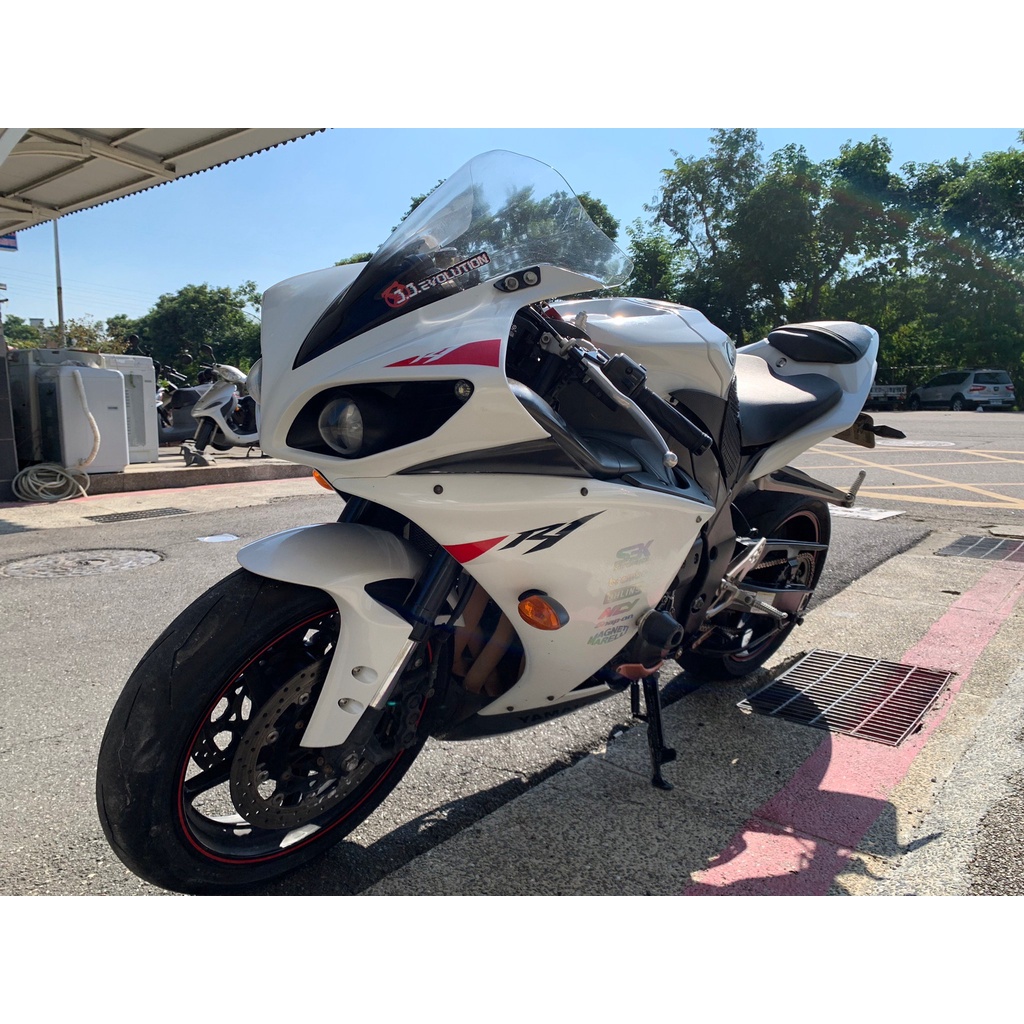 Yamaha R1 二手的價格推薦 23年1月 比價比個夠biggo