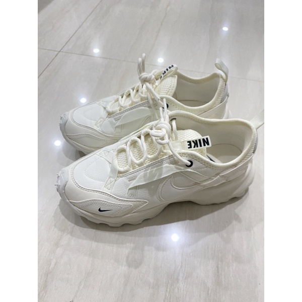 NIKE 女鞋TC7900 奶油白 仙女鞋UA6.5正品9.9成新