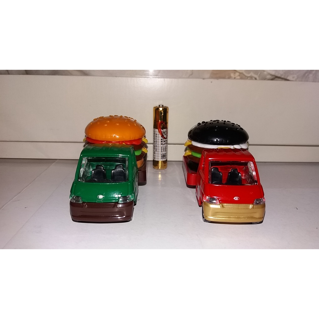 多美 TOMICA  合金車 (漢堡車) 紅/綠 2台一起賣