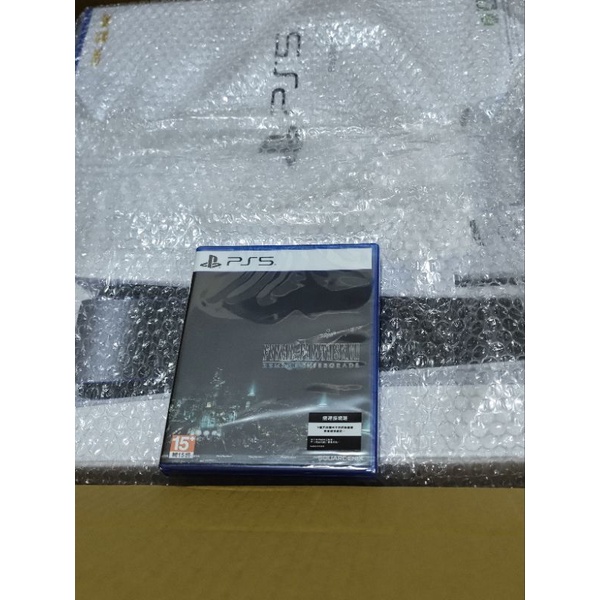 PS5 光碟版 附贈太空戰士七重製版