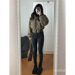 2022年新款淺咖色仿羊羔毛絨寬鬆短款外套女鞦鼕高級感小香風上衣 女生衣著 辣妹上衣 歐美女裝NANA Studio💕