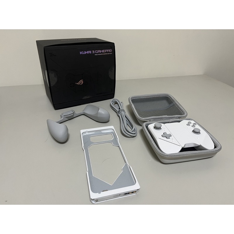 二手9成新［限量白色］ASUS Gamepad 遊戲控制器 (ROG Phone 6) 2022.7月購入