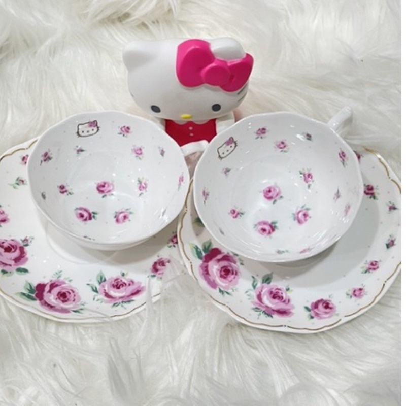 （客定勿標）日本進口Hello Kitty玫瑰系列骨瓷花茶杯組兩入