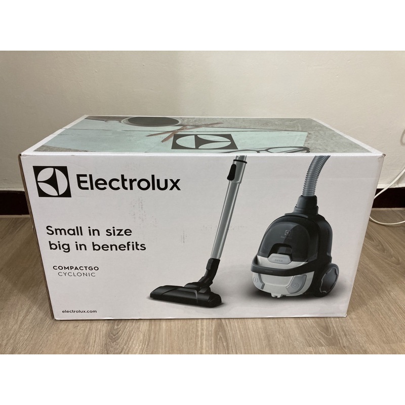 全新 Electrolux伊萊克斯輕量小旋風吸塵器【Z1232】