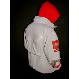 全新正品2022 supreme x TNF 多件防風外套，可拆