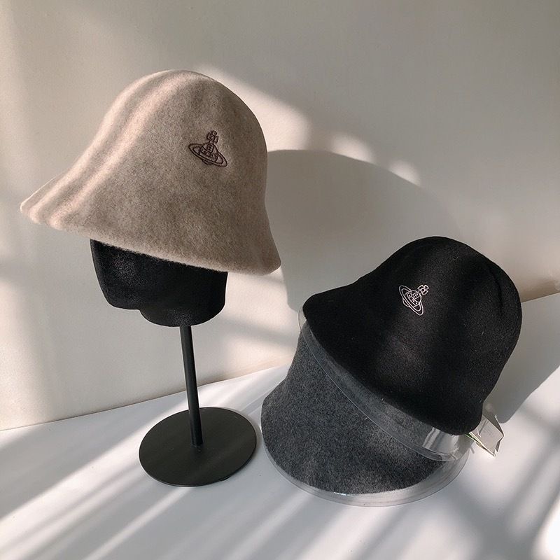 泫雅同款 Vivienne Westwood 土星羊毛漁夫帽