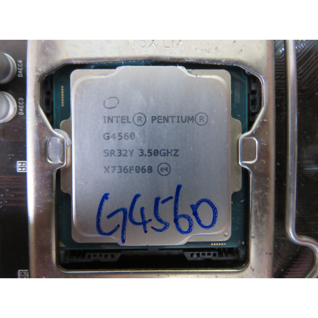 C.1151CPU-Intel Pentium G4560 3M 快取記憶體，3.50 GHz 直購價200