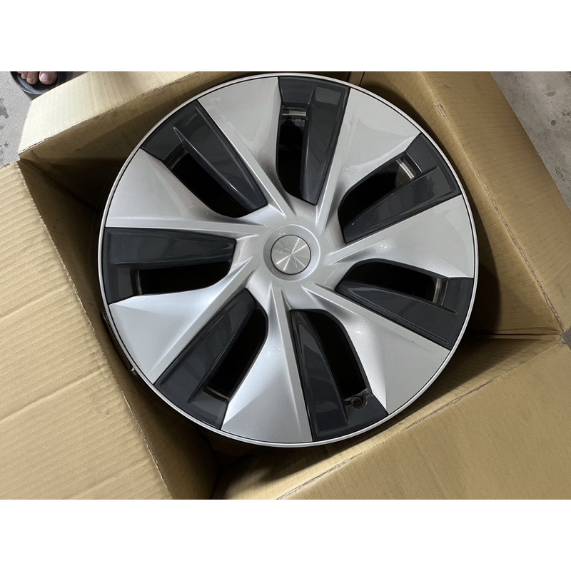 特斯拉 Model3 原廠中古框 19吋 8.5J ET35 5孔/114.3