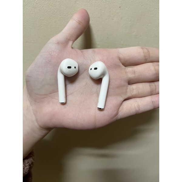 （送全新殼）原廠正品 極新apple airpods2 二代 二手 藍牙耳機 附盒 附全新充電線 燦坤實體門市購入