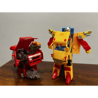 【客家小K】現貨! 變形校車/消防車(禮盒裝) 變形機器人 玩具變形機器人金剛 變形車 變身機器人 汽車機器人