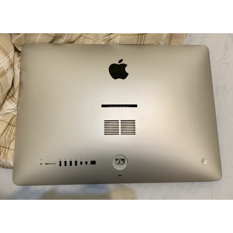 2013 年末。21.5‘ iMac 薄型 後殼 (含電源鍵)