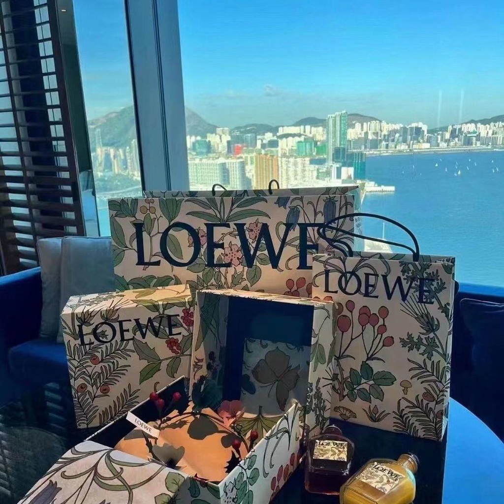 原版LOEWE/羅意威新款花禮盒紙袋包包盒香水空盒皮帶包裝禮品袋子