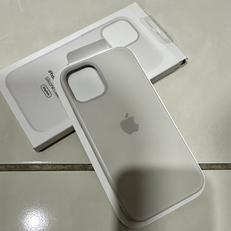 ［二手］蘋果 iPhone 12Pro MagSafe 原廠矽膠保護殼 白色。