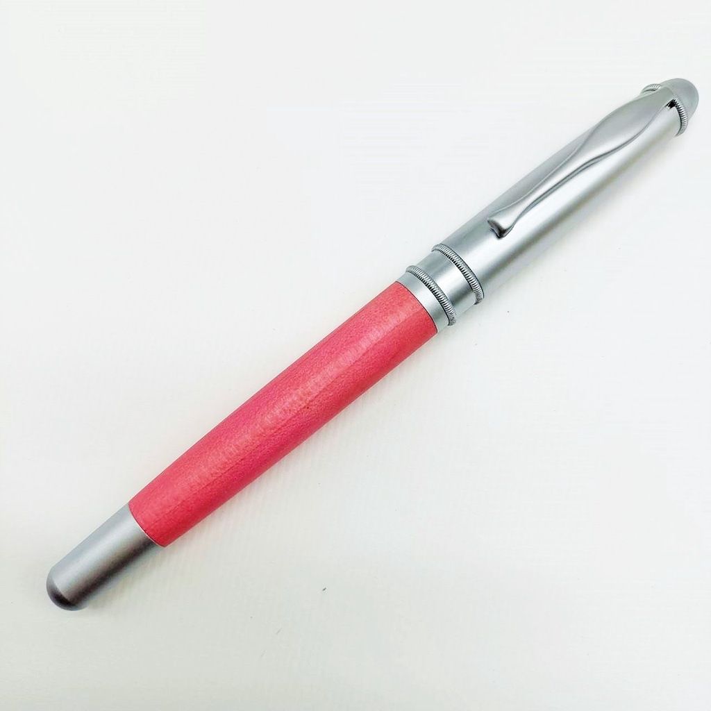 木筆 實木 跳說的色彩 粉彩色 鋼珠筆 Schmidt 888F 鋼珠筆芯 可加購刻字 附備用筆芯 筆盒 [虎之鶴 ]